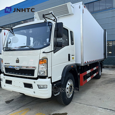 Nuovo Lihgt camion frigorifero Sinotruck 4X2 5 tonnellate per la consegna di cibo di raffreddamento basso prezzo