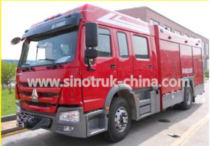 camion dei vigili del fuoco di salvataggio del motore 400HP con il serbatoio di acqua e gli idranti di capacità di 8 tonnellate