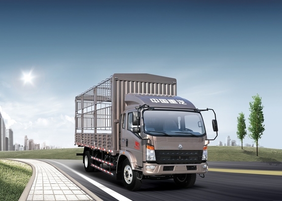 L'annuncio pubblicitario di bassa potenza di HOWO 4*2 116HP trasporta 12 tonnellate su autocarro di carico ISUZE come