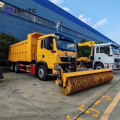 Howo TX Road Salt Spreader Macchina per sciogliere la neve 6X4 350 HP Suitable Snow Sweeper Truck