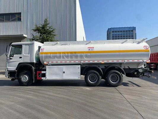 azionamento del camion cisterna 371hp LHD di 6x4 20000L Sinotruk Howo