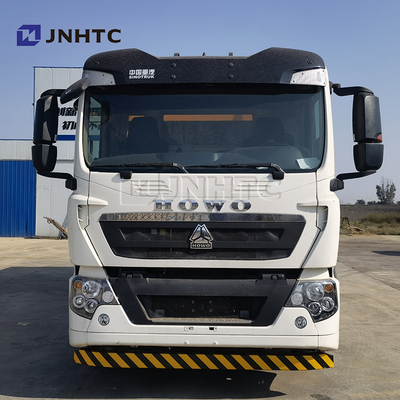 Camion intelligente 4x2 dello spruzzatore dell'asfalto di HOWO A7 H5 8cbm condotto