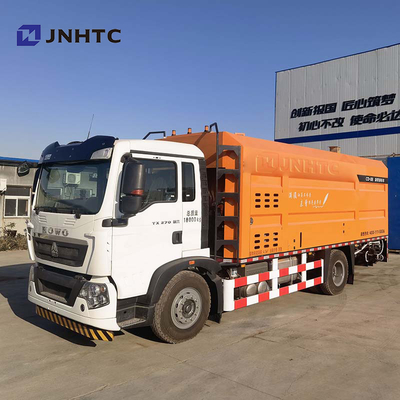 Camion intelligente 4x2 dello spruzzatore dell'asfalto di HOWO A7 H5 8cbm condotto
