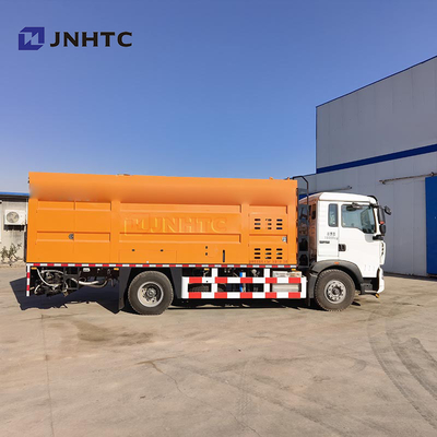 Camion intelligente 4x2 dello spruzzatore dell'asfalto di HOWO A7 H5 8cbm condotto