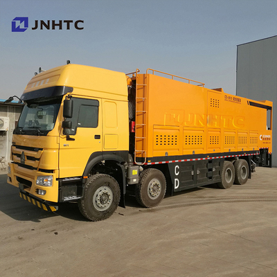 camion di gomma HOWO A7 di 8x4 Asphalt Gravel Macadam Synchronous Sealing