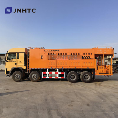 Camion HOWO 8x4 A7 H5 di sigillamento dei residui della fibra di manutenzione delle strade