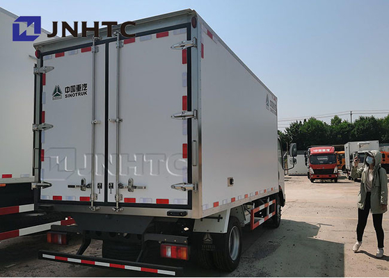 SINOTRUCK Howo 4x2 ha refrigerato i camion per carne 266hp