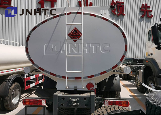 Camion di serbatoio di combustibile di Sinotruk Howo 6x4 20000l 25000 litri