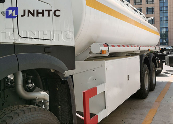 Camion di serbatoio di combustibile di Sinotruk Howo 6x4 20000l 25000 litri