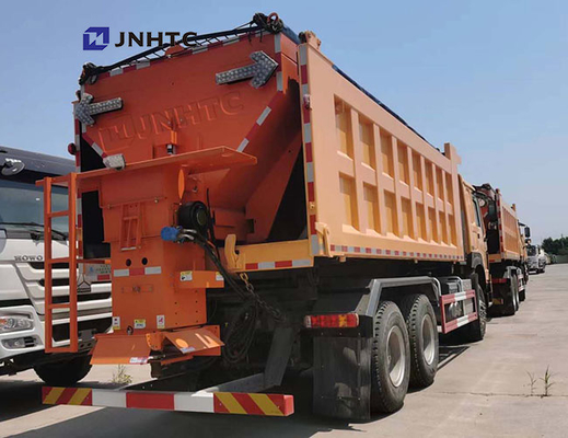 Camioncino Sinotruk Howo 371hp 300L dell'aratro di neve della spazzatrice stradale