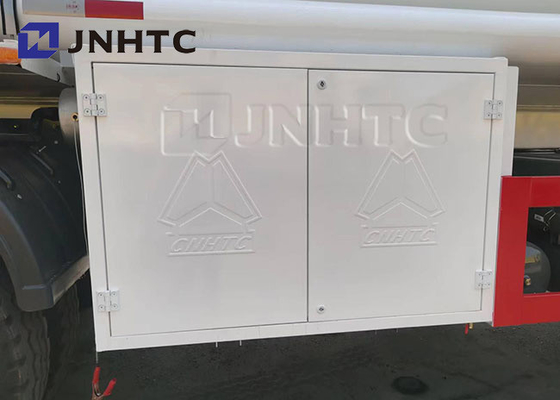 combustibile diesel del camion cisterna dell'olio di 6x4 20000L 371Hp Sinotruk Howo