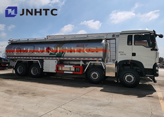 Capacità dei camion di serbatoio di combustibile dell'olio di Sinotruk HOWO 8X4 25000 litri