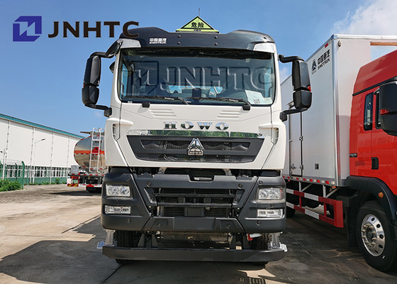 Capacità dei camion di serbatoio di combustibile dell'olio di Sinotruk HOWO 8X4 25000 litri
