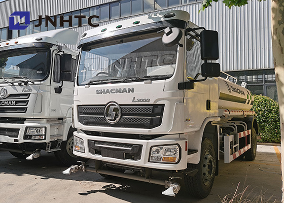 Lo spruzzatore di Shacman L3000 trasporta 6x4 su autocarro un volume da 8000 litri