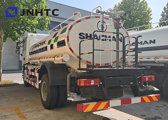 Lo spruzzatore di Shacman L3000 trasporta 6x4 su autocarro un volume da 8000 litri