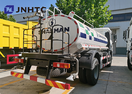 Lo spruzzatore di Shacman L3000 trasporta 6x4 su autocarro un volume da 8000 litri