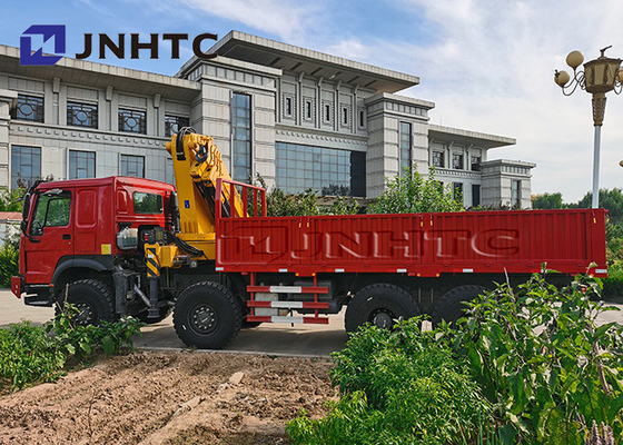 Sinotruck Howo 8x8 tutto il camion del carico dell'azionamento della ruota con le gru di 30t 13t