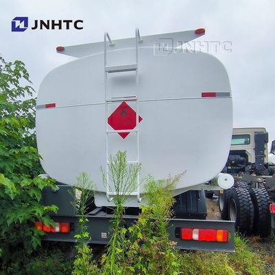 Camion cisterna diesel di consegna del combustibile di SINOTRUK HOHAN 6X4 da vendere