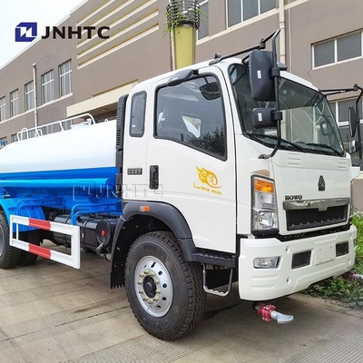 Cisterna di 5000L Sinotruk Howo Cisterna di acqua leggera 6 ruote 5 Cbms