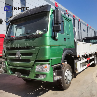 Leggera guida a sinistra Howo Cargo Truck 4x2 6 ruote 300 CV