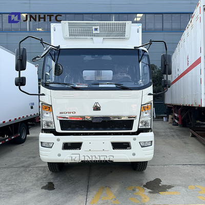 Nuovo Lihgt camion frigorifero Sinotruck 4X2 5 tonnellate per la consegna di cibo di raffreddamento basso prezzo