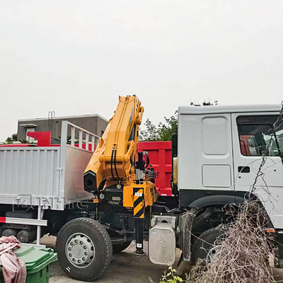 Nuovo Sinotruk Howo Fence Cargo Truck 10 tonnellate gru pieghevole 12 ruote 400hp in vendita