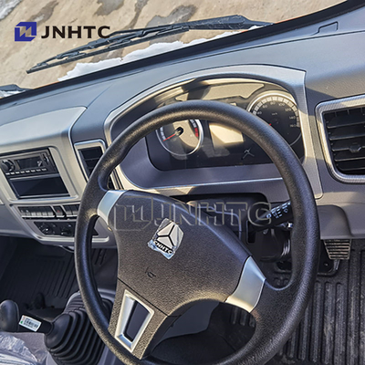 Vendita a caldo HOWO Cargo Trucks 4X2 6 Ruote 8-10Tons Light Right Drive Con Aria Condizionata
