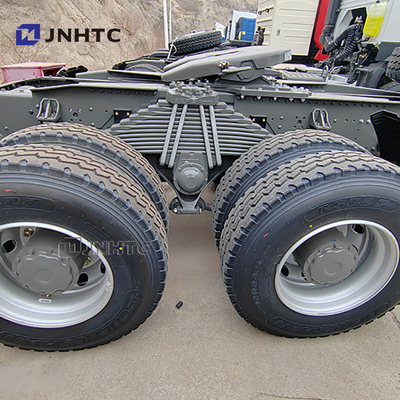 SINOTRUK HOWO Trattor Truck Car Veicolo commerciale 6X4 400HP Fabbrica ufficiale