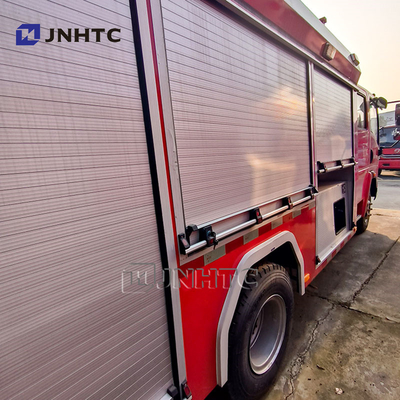 NEW SINOTRUCK Howo 4x2 Light Duty Fire Fighting Truck con pompa d'acqua Truck di alta qualità