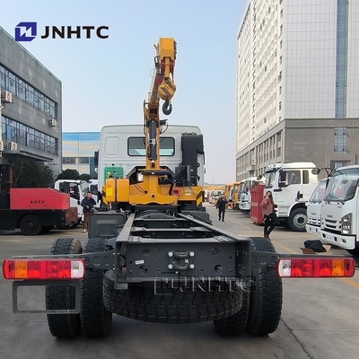 Truck pesante HOWO Diesel Cargo Truck 4x4 6 ruote Chassis con gru di alta qualità