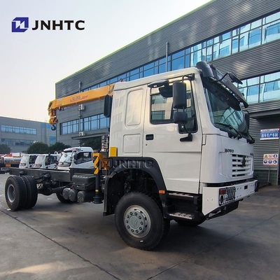 Truck pesante HOWO Diesel Cargo Truck 4x4 6 ruote Chassis con gru di alta qualità