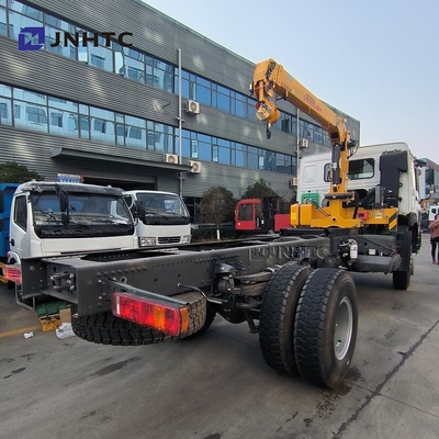 Truck pesante HOWO Diesel Cargo Truck 4x4 6 ruote Chassis con gru di alta qualità