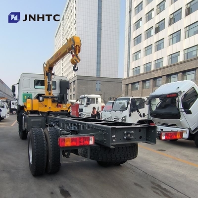 Truck pesante HOWO Diesel Cargo Truck 4x4 6 ruote Chassis con gru di alta qualità