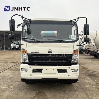 Nuovo HOWO Mini Concrete Mixer Truck Con Colore Bianco 4X2 4cbm 6 Ruote Alta Qualità