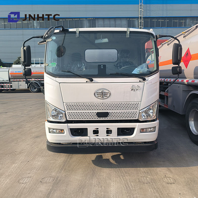 FAW 5000 litri di olio diesel leggero trasportatore capacità serbatoio di carburante camion cisterna in vendita