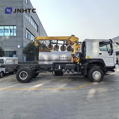 Miglior HOWO Diesel Cargo Truck 4x4 6 ruote Chassis con gru di alta qualità