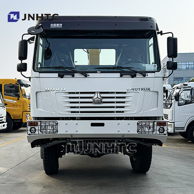 SINOTRUK HOWO Diesel Cargo Truck 4x4 6 ruote Chassis con gru basso prezzo