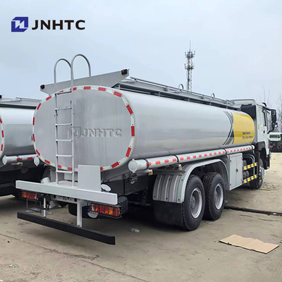 Sinotruk Howo Cisterna petrolifera 6x4 340hp Capacità 12 ruote Cisterna di carburante in vendita