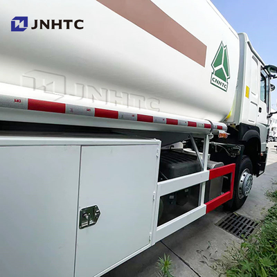 Nuovo Howo Oil Tank Truck 6x4 400hp Capacità 12 ruote Fuel Tank Truck in vendita
