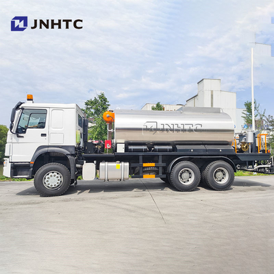 HOWO Intelligent Bitumen Spreader Asphalt Spraying Equipment Trucks 6X4 336HP in vendita