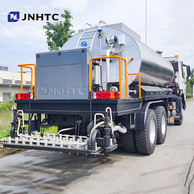 HOWO Intelligent Bitumen Spreader Asphalt Spraying Equipment Trucks 6X4 336HP in vendita