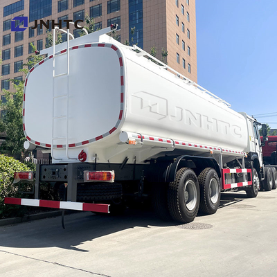 Buon prezzo Sinotruk Howo Cisterna del petrolio 6X4 400HP LHD Diesel Fuel Oil Cisterna