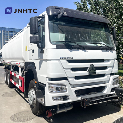 Buon prezzo Sinotruk Howo Cisterna del petrolio 6X4 400HP LHD Diesel Fuel Oil Cisterna