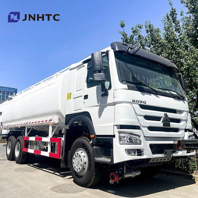 Buon prezzo Sinotruk Howo Cisterna del petrolio 6X4 400HP LHD Diesel Fuel Oil Cisterna