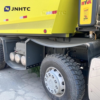 Miglior introduzione al HOWO TX Tipper Truck Il HOWO TX Tipper Truck rappresenta 6X4 10 Ruote 320-420HP Dumper di alta qualità