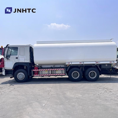 Nuovo Howo Oil Tank Truck 6x4 380hp Capacità 10 Ruote 20000 Litri Fuel Tank Truck In vendita