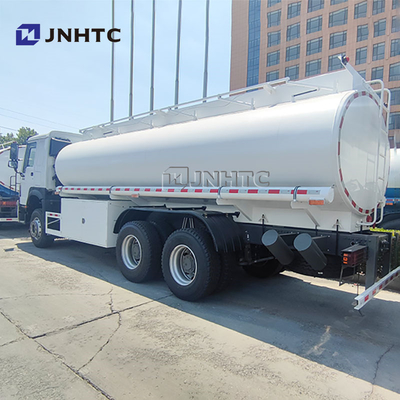 Prezzo di fabbrica Sino Howo 6x4 8x4 20 Cbm Oil Fuel Tank Truck Transportation Fuel Tanker Truck In vendita