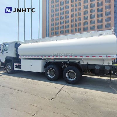 Prezzo di fabbrica Sino Howo 6x4 8x4 20 Cbm Oil Fuel Tank Truck Transportation Fuel Tanker Truck In vendita