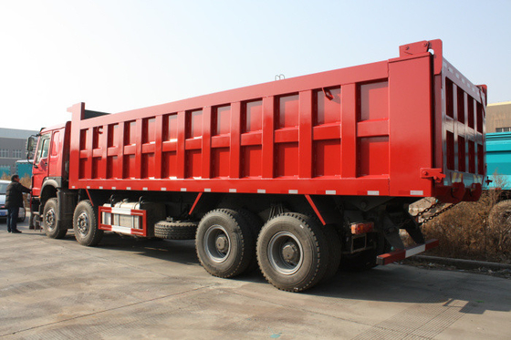 autocarro con cassone ribaltabile resistente rosso di Sinotruk Howo 8x4 delle ruote 50T 12 con 30M3 capacità LHD