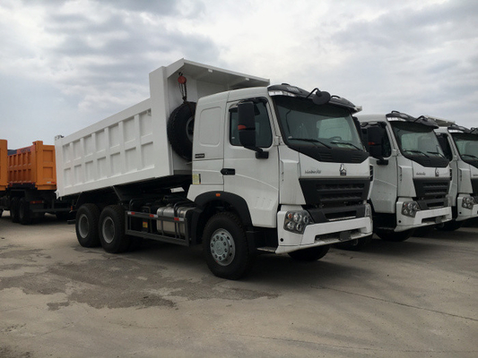 L'autocarro con cassone ribaltabile della costruzione di SINOTRUK HOWO A7 30-40 tonnellate di RHD 10 spinge dentro il bianco
